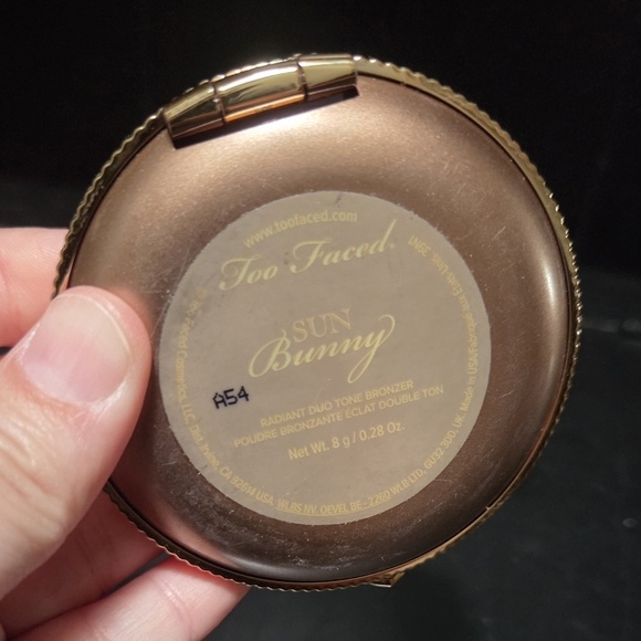 New! Too Faced Sun Bunny Bronzer - Picture 3 of 7